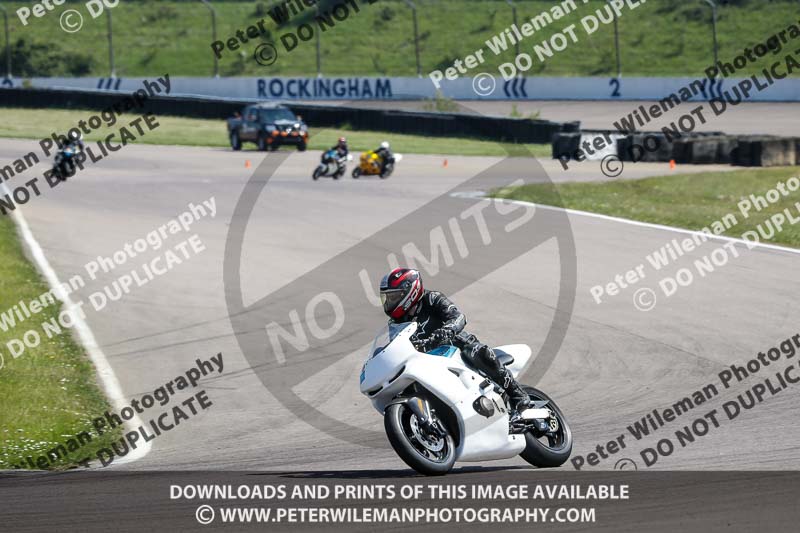 Rockingham no limits trackday;enduro digital images;event digital images;eventdigitalimages;no limits trackdays;peter wileman photography;racing digital images;rockingham raceway northamptonshire;rockingham trackday photographs;trackday digital images;trackday photos