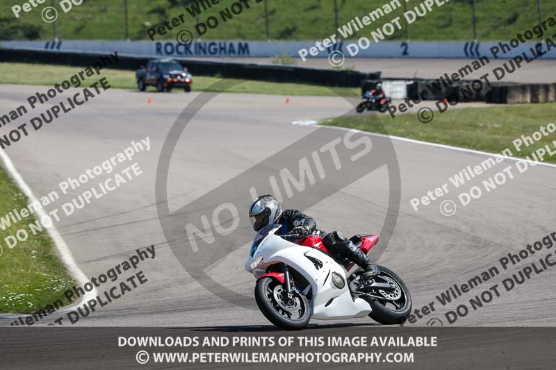 Rockingham no limits trackday;enduro digital images;event digital images;eventdigitalimages;no limits trackdays;peter wileman photography;racing digital images;rockingham raceway northamptonshire;rockingham trackday photographs;trackday digital images;trackday photos