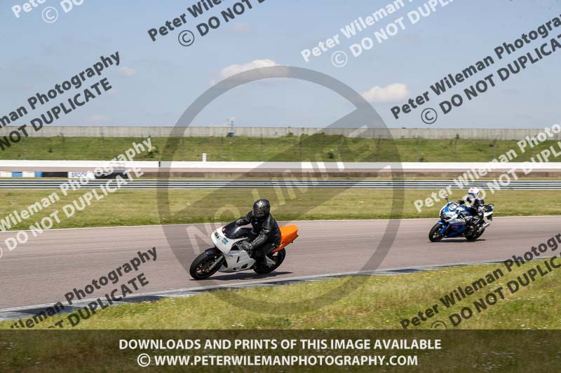 Rockingham no limits trackday;enduro digital images;event digital images;eventdigitalimages;no limits trackdays;peter wileman photography;racing digital images;rockingham raceway northamptonshire;rockingham trackday photographs;trackday digital images;trackday photos