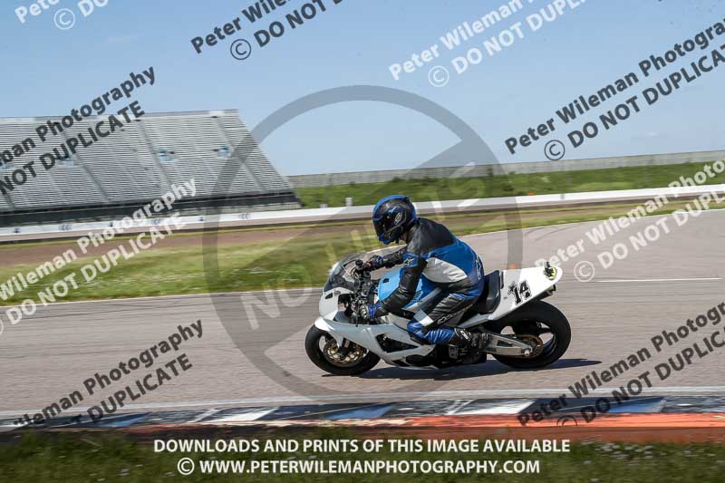 Rockingham no limits trackday;enduro digital images;event digital images;eventdigitalimages;no limits trackdays;peter wileman photography;racing digital images;rockingham raceway northamptonshire;rockingham trackday photographs;trackday digital images;trackday photos