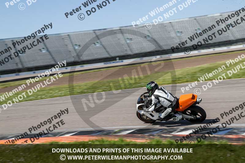 Rockingham no limits trackday;enduro digital images;event digital images;eventdigitalimages;no limits trackdays;peter wileman photography;racing digital images;rockingham raceway northamptonshire;rockingham trackday photographs;trackday digital images;trackday photos