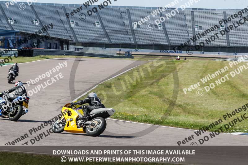 Rockingham no limits trackday;enduro digital images;event digital images;eventdigitalimages;no limits trackdays;peter wileman photography;racing digital images;rockingham raceway northamptonshire;rockingham trackday photographs;trackday digital images;trackday photos