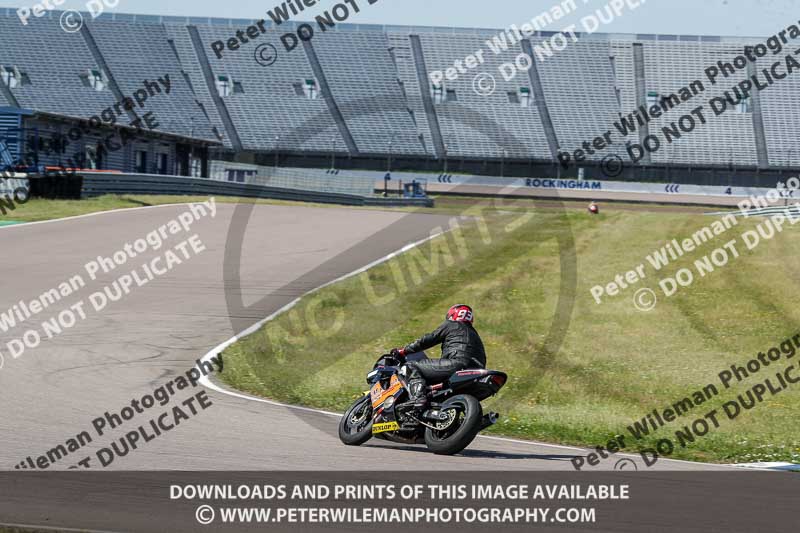 Rockingham no limits trackday;enduro digital images;event digital images;eventdigitalimages;no limits trackdays;peter wileman photography;racing digital images;rockingham raceway northamptonshire;rockingham trackday photographs;trackday digital images;trackday photos