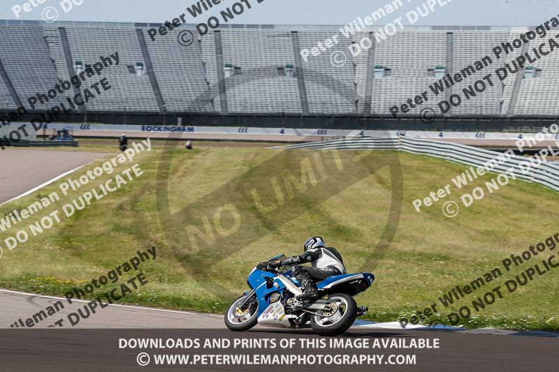 Rockingham no limits trackday;enduro digital images;event digital images;eventdigitalimages;no limits trackdays;peter wileman photography;racing digital images;rockingham raceway northamptonshire;rockingham trackday photographs;trackday digital images;trackday photos