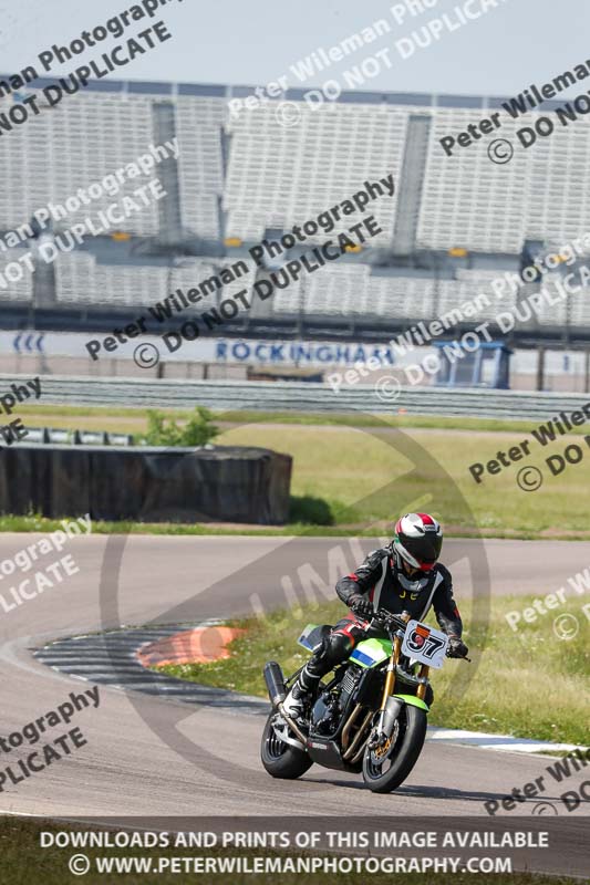 Rockingham no limits trackday;enduro digital images;event digital images;eventdigitalimages;no limits trackdays;peter wileman photography;racing digital images;rockingham raceway northamptonshire;rockingham trackday photographs;trackday digital images;trackday photos