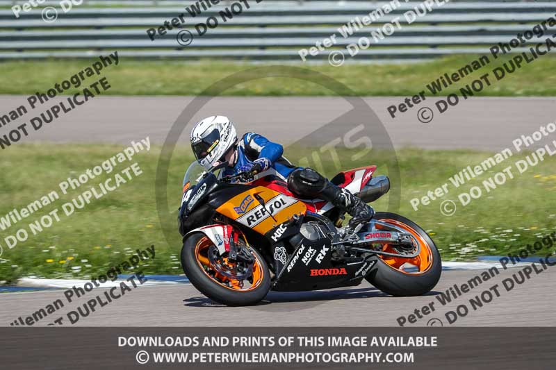 Rockingham no limits trackday;enduro digital images;event digital images;eventdigitalimages;no limits trackdays;peter wileman photography;racing digital images;rockingham raceway northamptonshire;rockingham trackday photographs;trackday digital images;trackday photos