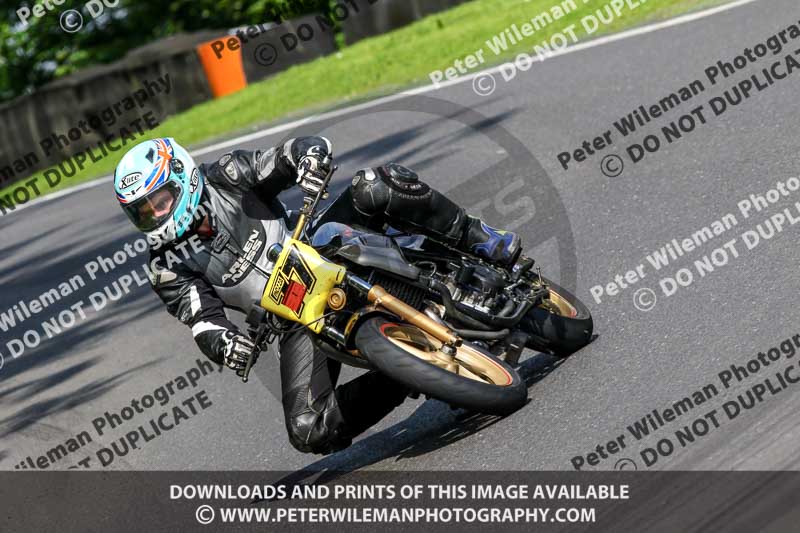 cadwell no limits trackday;cadwell park;cadwell park photographs;cadwell trackday photographs;enduro digital images;event digital images;eventdigitalimages;no limits trackdays;peter wileman photography;racing digital images;trackday digital images;trackday photos