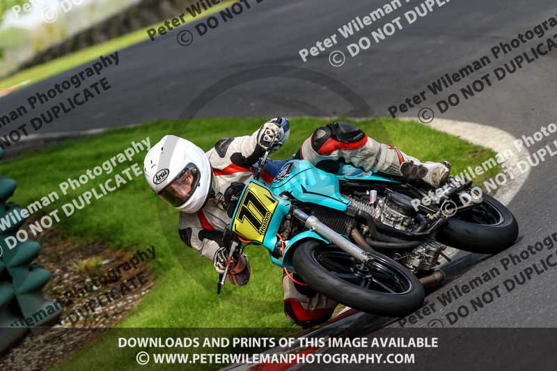 cadwell no limits trackday;cadwell park;cadwell park photographs;cadwell trackday photographs;enduro digital images;event digital images;eventdigitalimages;no limits trackdays;peter wileman photography;racing digital images;trackday digital images;trackday photos