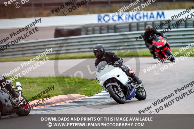 Rockingham no limits trackday;enduro digital images;event digital images;eventdigitalimages;no limits trackdays;peter wileman photography;racing digital images;rockingham raceway northamptonshire;rockingham trackday photographs;trackday digital images;trackday photos