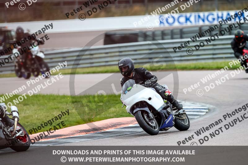 Rockingham no limits trackday;enduro digital images;event digital images;eventdigitalimages;no limits trackdays;peter wileman photography;racing digital images;rockingham raceway northamptonshire;rockingham trackday photographs;trackday digital images;trackday photos