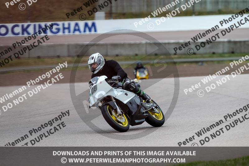 Rockingham no limits trackday;enduro digital images;event digital images;eventdigitalimages;no limits trackdays;peter wileman photography;racing digital images;rockingham raceway northamptonshire;rockingham trackday photographs;trackday digital images;trackday photos