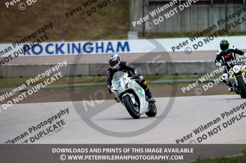 Rockingham no limits trackday;enduro digital images;event digital images;eventdigitalimages;no limits trackdays;peter wileman photography;racing digital images;rockingham raceway northamptonshire;rockingham trackday photographs;trackday digital images;trackday photos