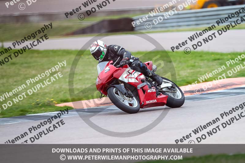 Rockingham no limits trackday;enduro digital images;event digital images;eventdigitalimages;no limits trackdays;peter wileman photography;racing digital images;rockingham raceway northamptonshire;rockingham trackday photographs;trackday digital images;trackday photos