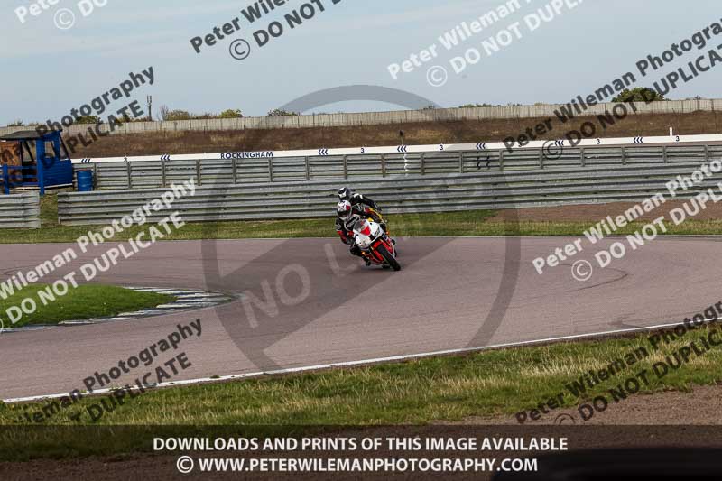 Rockingham no limits trackday;enduro digital images;event digital images;eventdigitalimages;no limits trackdays;peter wileman photography;racing digital images;rockingham raceway northamptonshire;rockingham trackday photographs;trackday digital images;trackday photos