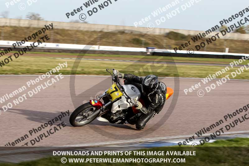 Rockingham no limits trackday;enduro digital images;event digital images;eventdigitalimages;no limits trackdays;peter wileman photography;racing digital images;rockingham raceway northamptonshire;rockingham trackday photographs;trackday digital images;trackday photos