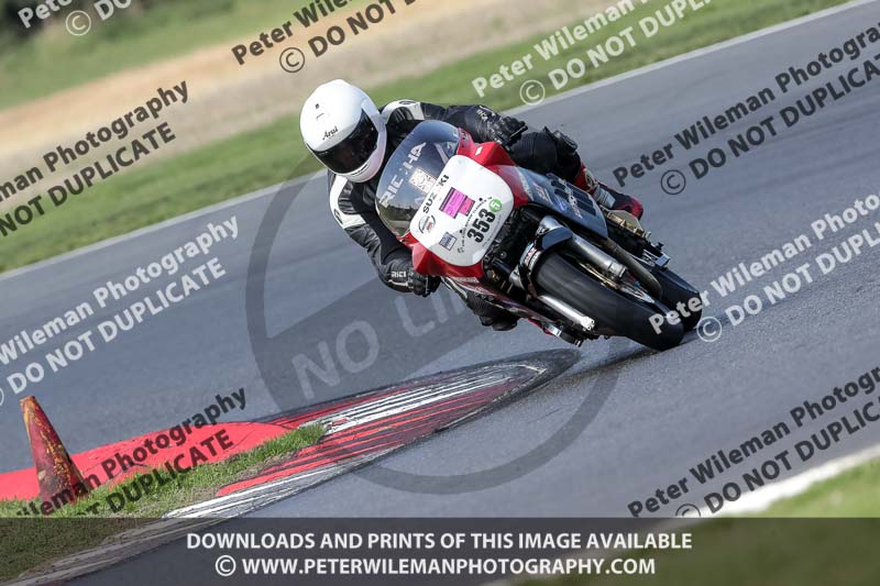 enduro digital images;event digital images;eventdigitalimages;no limits trackdays;peter wileman photography;racing digital images;snetterton;snetterton no limits trackday;snetterton photographs;snetterton trackday photographs;trackday digital images;trackday photos