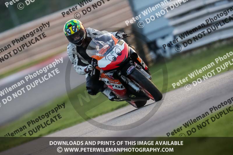 Rockingham no limits trackday;enduro digital images;event digital images;eventdigitalimages;no limits trackdays;peter wileman photography;racing digital images;rockingham raceway northamptonshire;rockingham trackday photographs;trackday digital images;trackday photos