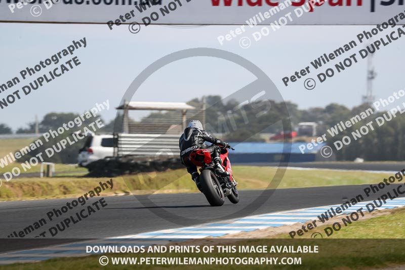 07th to 9th January 2019;Phillip Island;event digital images;motorbikes;no limits;peter wileman photography;trackday;trackday digital images