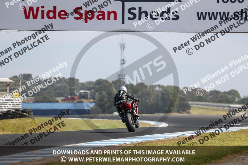 07th to 9th January 2019;Phillip Island;event digital images;motorbikes;no limits;peter wileman photography;trackday;trackday digital images