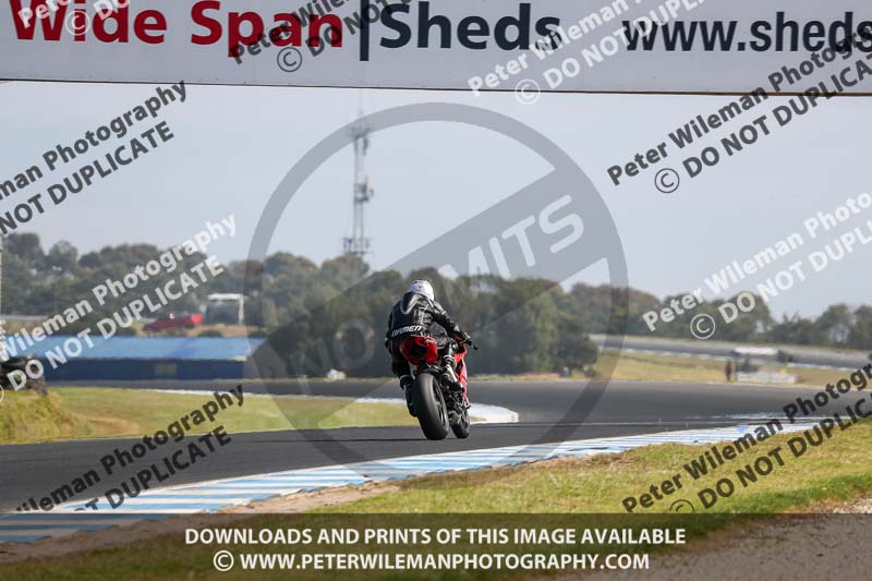 07th to 9th January 2019;Phillip Island;event digital images;motorbikes;no limits;peter wileman photography;trackday;trackday digital images