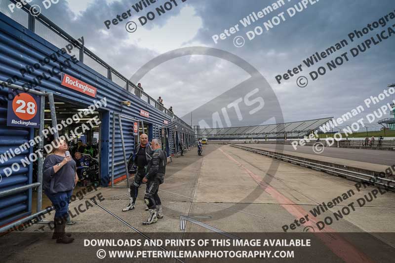 Rockingham no limits trackday;enduro digital images;event digital images;eventdigitalimages;no limits trackdays;peter wileman photography;racing digital images;rockingham raceway northamptonshire;rockingham trackday photographs;trackday digital images;trackday photos